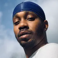 收听 undefined、观看音乐视频、阅读小传、查看巡演日期等 ！