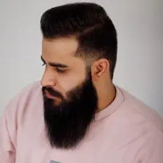 Angry Kingを聴いたり、ミュージックビデオを鑑賞したり、経歴やツアー日程などを確認したりしましょう！