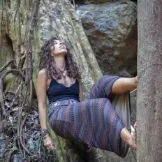 Ouve De'Anza, vê vídeos de música, lê a biografia, vê as datas da digressão e muito mais!