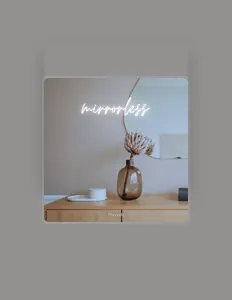 Theredit सुनें, म्यूज़िक वीडियो देखें, बायो पढ़ें, दौरे की तारीखें और बहुत कुछ देखें!