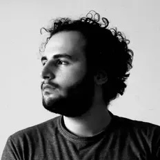 Ακούστε περιεχόμενο από Amir Mro, παρακολουθήστε μουσικά βίντεο, διαβάστε το βιογραφικό, δείτε ημερομηνίες περιοδείας, και πολλά ακόμη!