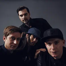 Listen to Liricas Analas, watch music videos, read bio, see tour dates & more!