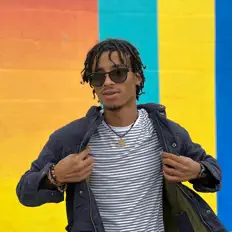 Ouve Dmareae, vê vídeos de música, lê a biografia, vê as datas da digressão e muito mais!