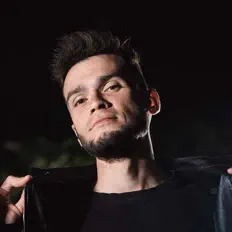 Poslechněte si interpreta HUGO, sledujte hudební videa, přečtěte si životopis, podívejte se na data turné a další informace.