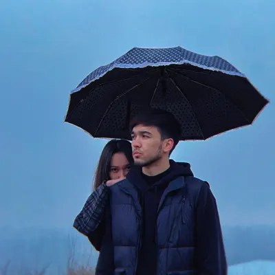 Xonim ozini erkalaydi