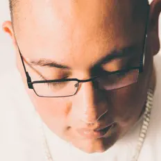 Joe Kruel सुनें, म्यूज़िक वीडियो देखें, बायो पढ़ें, दौरे की तारीखें और बहुत कुछ देखें!