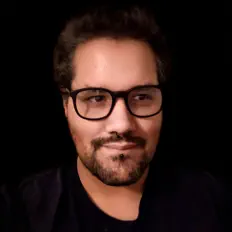 Poslechněte si interpreta Edric, sledujte hudební videa, přečtěte si životopis, podívejte se na data turné a další informace.