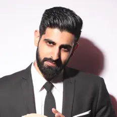 Shobhit Banwait सुनें, म्यूज़िक वीडियो देखें, बायो पढ़ें, दौरे की तारीखें और बहुत कुछ देखें!