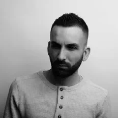 Hör dir Rich an, schau dir Musikvideos an, lies die Biografie, finde Tourdaten und mehr!