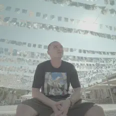 Escucha a Benny Esterkin, mira videos musicales, lee su biografía, consulta las fechas de las gira y más.