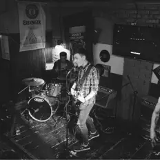 Listen to Naive Waves, watch music videos, read bio, see tour dates & more!