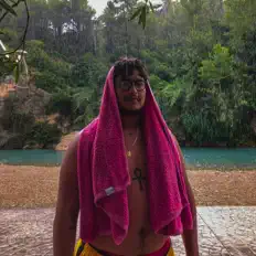 Hör dir Anti-Villain Dan an, schau dir Musikvideos an, lies die Biografie, finde Tourdaten und mehr!