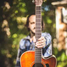 Ouve Mark Grundhoefer, vê vídeos de música, lê a biografia, vê as datas da digressão e muito mais!