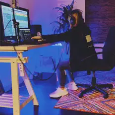 Dengarkan Melina, tonton video musik, baca bio, lihat tanggal tur & lainnya!