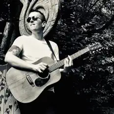 Escucha a Paul Lav, mira videos musicales, lee su biografía, consulta las fechas de las gira y más.