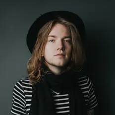 Hör dir Frankie Wood an, schau dir Musikvideos an, lies die Biografie, finde Tourdaten und mehr!