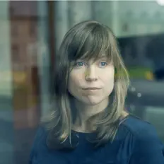 Poslechněte si interpreta Renée, sledujte hudební videa, přečtěte si životopis, podívejte se na data turné a další informace.