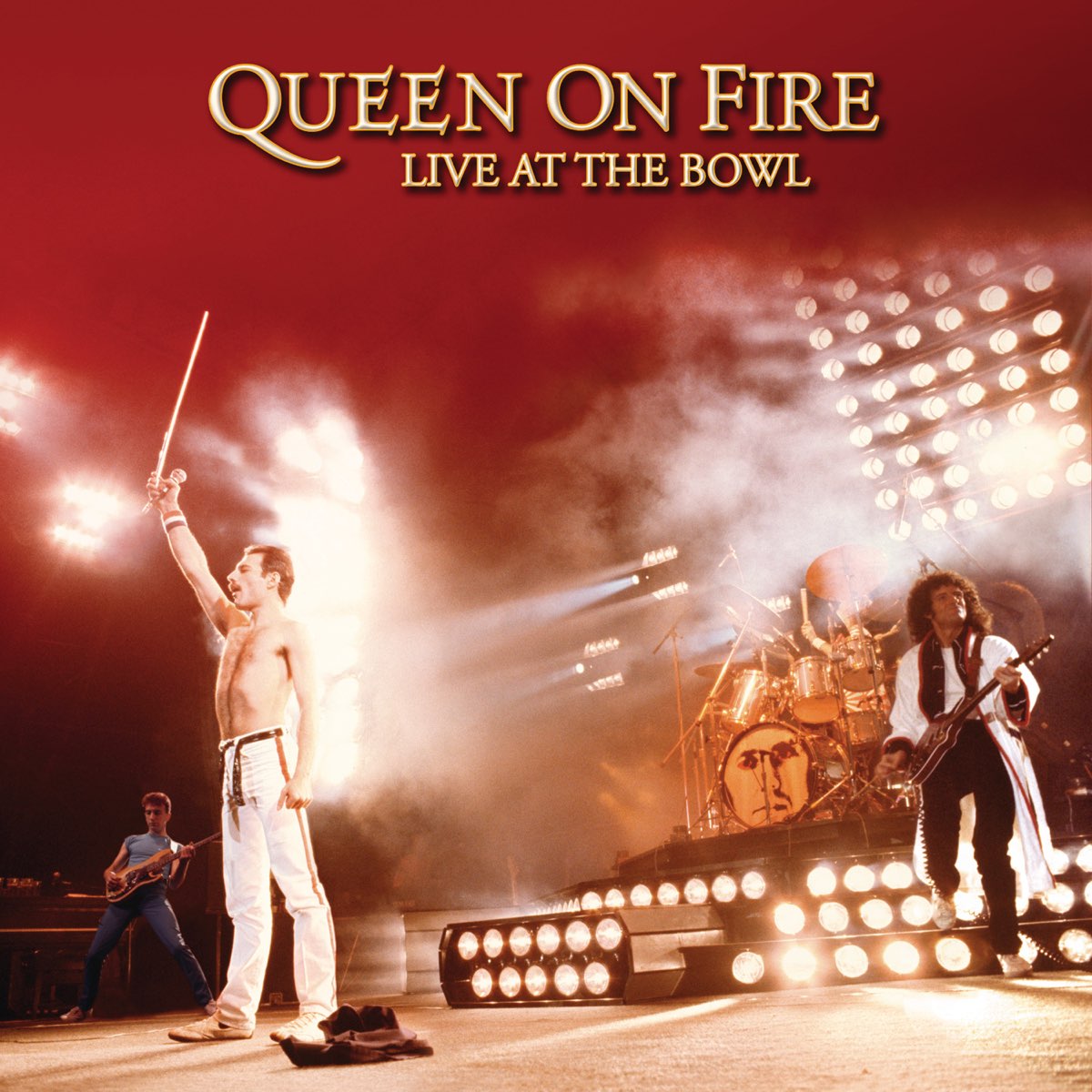Queen Concert 1982. Queen Live at the Bowl. Queen on Fire - Live at the Bowl. Queen - Live at the Bowl DVD. The queen lives in a big