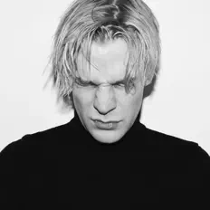 Escucha a Sterling Fox, mira videos musicales, lee su biografía, consulta las fechas de las gira y más.