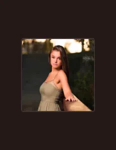 Julia Frazelle을(를) 듣고, 뮤직 비디오를 보고, 약력을 읽고, 투어 일정 등을 확인하세요!