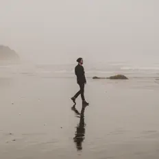 收听 The Hemispheres、观看音乐视频、阅读小传、查看巡演日期等 ！