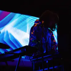 Ouve Cole Senatore, vê vídeos de música, lê a biografia, vê as datas da digressão e muito mais!