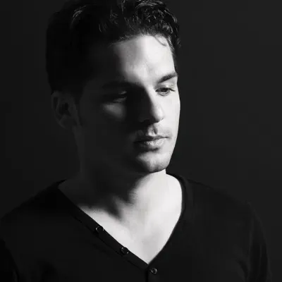 Listen to Carlos Russo, watch music videos, read bio, see tour dates & more!