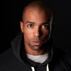 聆聽 Adam Davenport、觀看音樂影片、閱讀小傳、查看巡演日期等！