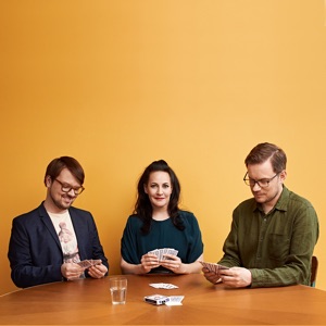Pysykää sängyssä sunnuntaisin (feat. Panu Savolainen, Atte Kilpeläinen & Vuokko Hovatta)