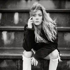 Poslechněte si interpreta Ankli, sledujte hudební videa, přečtěte si životopis, podívejte se na data turné a další informace.