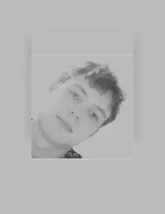 Escucha a LMM, mira videos musicales, lee su biografía, consulta las fechas de las gira y más.
