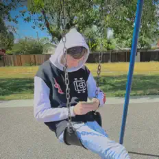 Ouve Wolf Raps, vê vídeos de música, lê a biografia, vê as datas da digressão e muito mais!