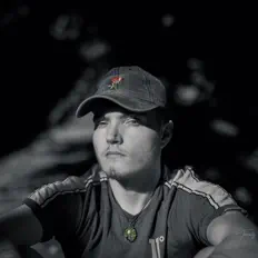 PULZE dinle, müzik videolarını izle, biyografisini oku, tur tarihlerini ve daha fazlasını gör!