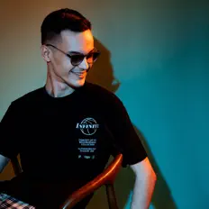 Poslechněte si interpreta Lost Culturé, sledujte hudební videa, přečtěte si životopis, podívejte se na data turné a další informace.