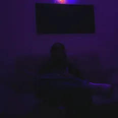 收听 Yung $hattered、观看音乐视频、阅读小传、查看巡演日期等 ！