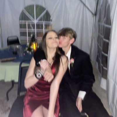 Never Trust Em - Single