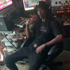 Ouve ILL1Hunnit, vê vídeos de música, lê a biografia, vê as datas da digressão e muito mais!