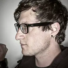 Ακούστε περιεχόμενο από Daniel Clifton, παρακολουθήστε μουσικά βίντεο, διαβάστε το βιογραφικό, δείτε ημερομηνίες περιοδείας, και πολλά ακόμη!