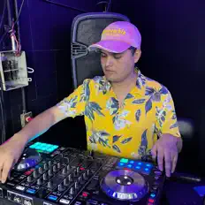 聆聽 Dhoven Gards、觀看音樂影片、閱讀小傳、查看巡演日期等！