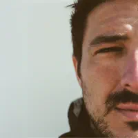Ascolta undefined, guarda video musicali, leggi la biografia, vedi le date del tour & altro!
