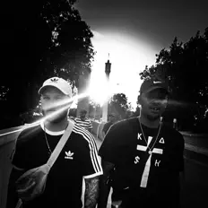 Ouça Ultra Violet, assista a videoclipes, leia a biografia, veja as datas das turnês e mais!