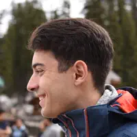 Luister naar undefined, bekijk muziekvideo's, lees de bio, bekijk de tourdata, en meer!