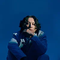 Ascolta undefined, guarda video musicali, leggi la biografia, vedi le date del tour & altro!