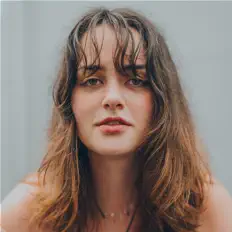 Doriana Spurrellを聴いたり、ミュージックビデオを鑑賞したり、経歴やツアー日程などを確認したりしましょう！