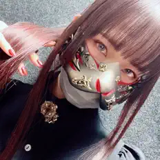 Seraphを聴いたり、ミュージックビデオを鑑賞したり、経歴やツアー日程などを確認したりしましょう！