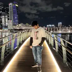Ouça AJN, assista a videoclipes, leia a biografia, veja as datas das turnês e mais!