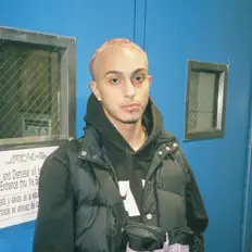 Aggy Mを聴いたり、ミュージックビデオを鑑賞したり、経歴やツアー日程などを確認したりしましょう！