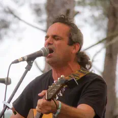 Dengarkan Moshe Ben Yohana, tonton video musik, baca bio, lihat tanggal tur & lainnya!