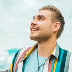 Maximilian Jäger dinle, müzik videolarını izle, biyografisini oku, tur tarihlerini ve daha fazlasını gör!