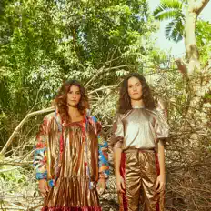 Escucha a borelli, mira videos musicales, lee su biografía, consulta las fechas de las gira y más.